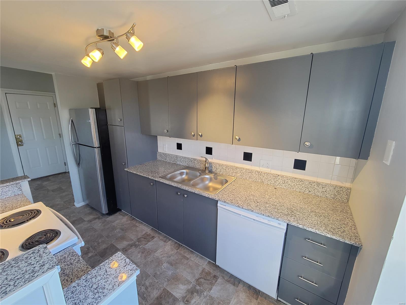 Dorris Place Add - Residential Income