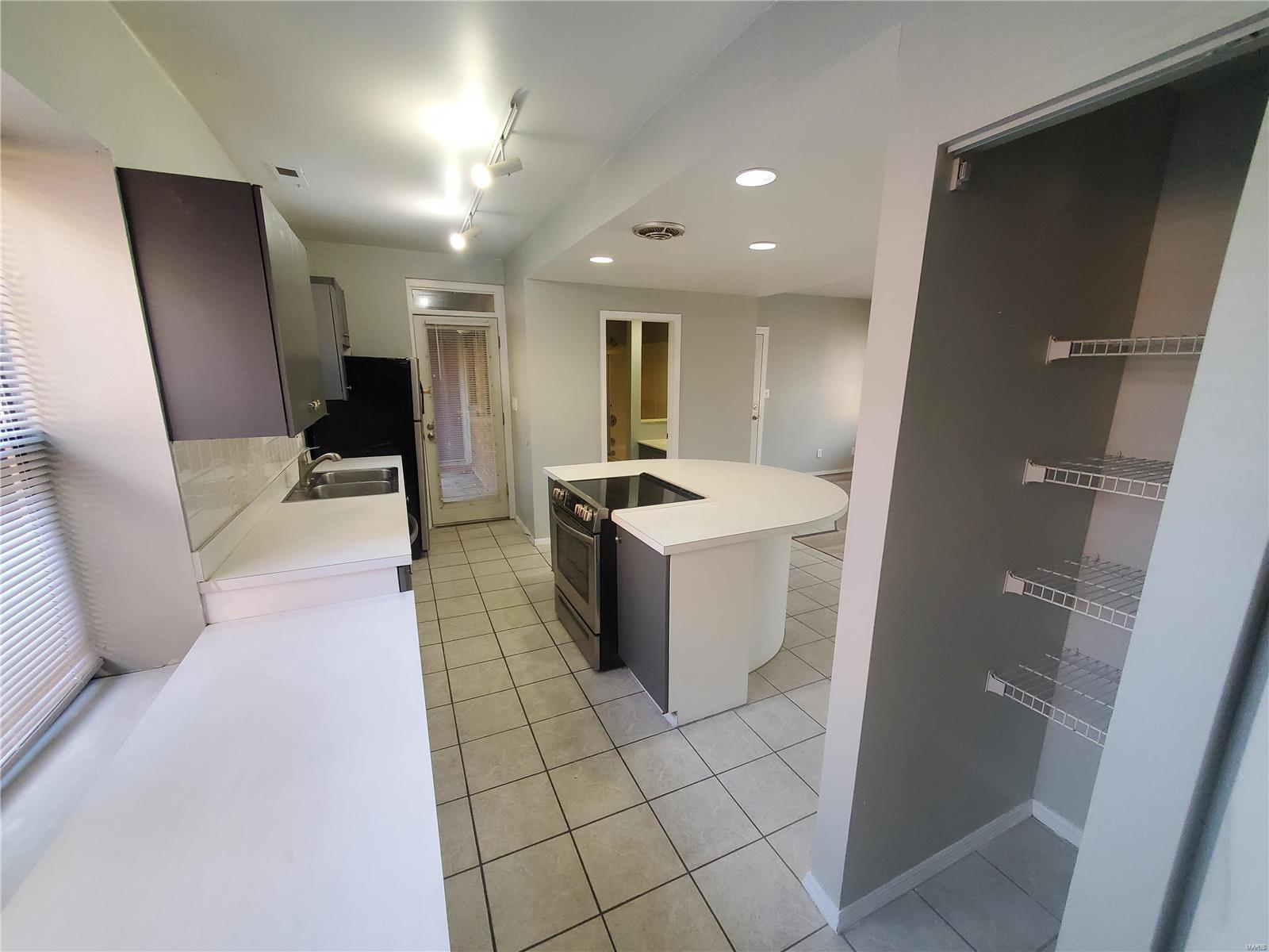 Dorris Place Add - Residential Income