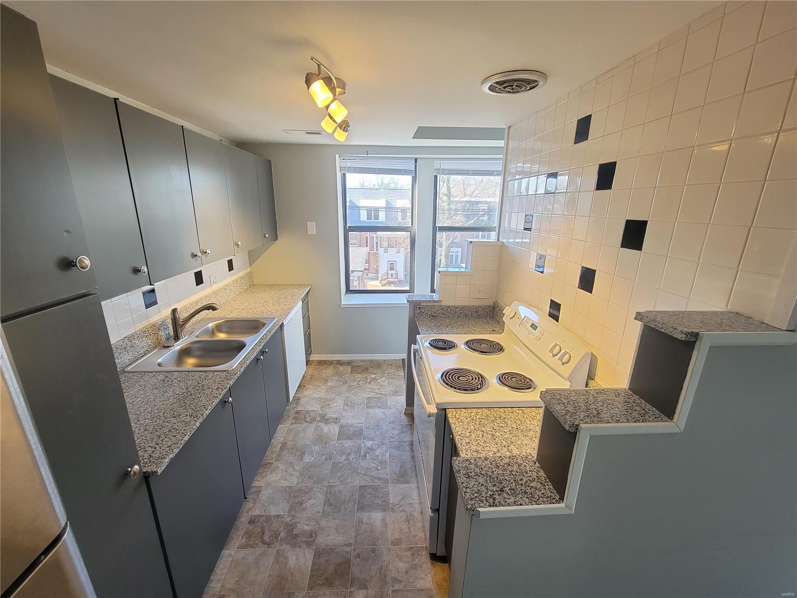 Dorris Place Add - Residential Income