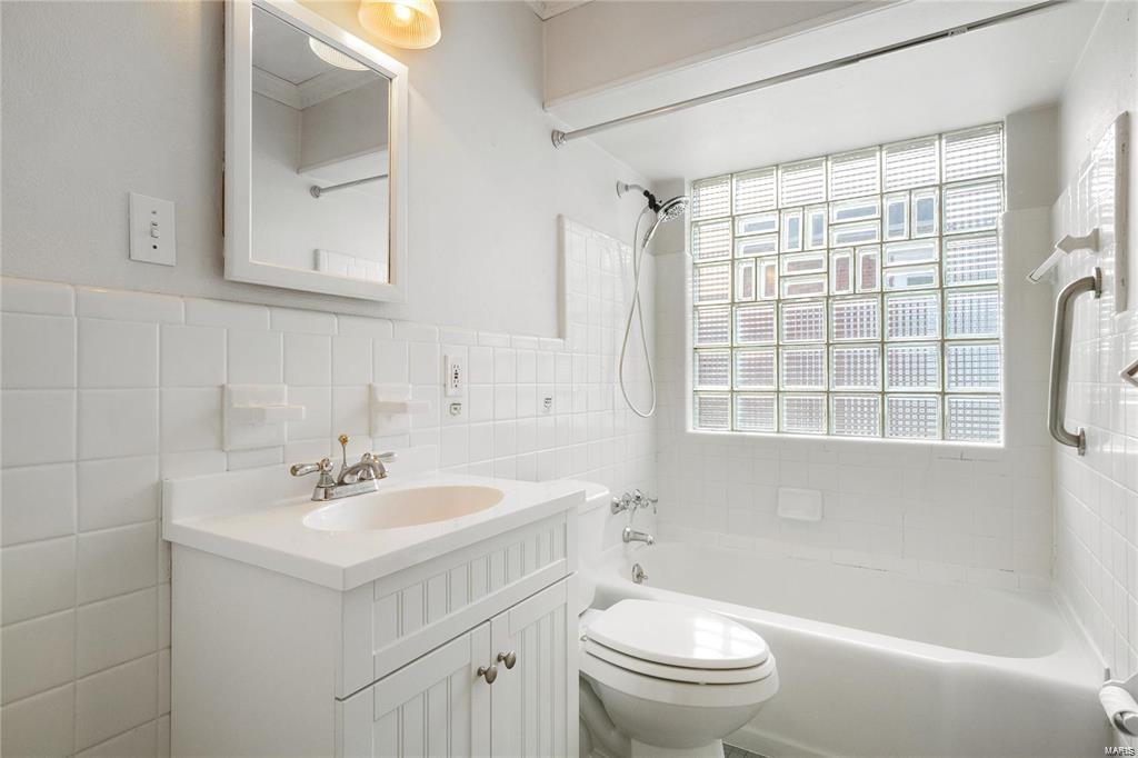 St Louis, Missouri 63119, United States, 2 Bedrooms Bedrooms, ,1 BathroomBathrooms,Residential,Active,77978