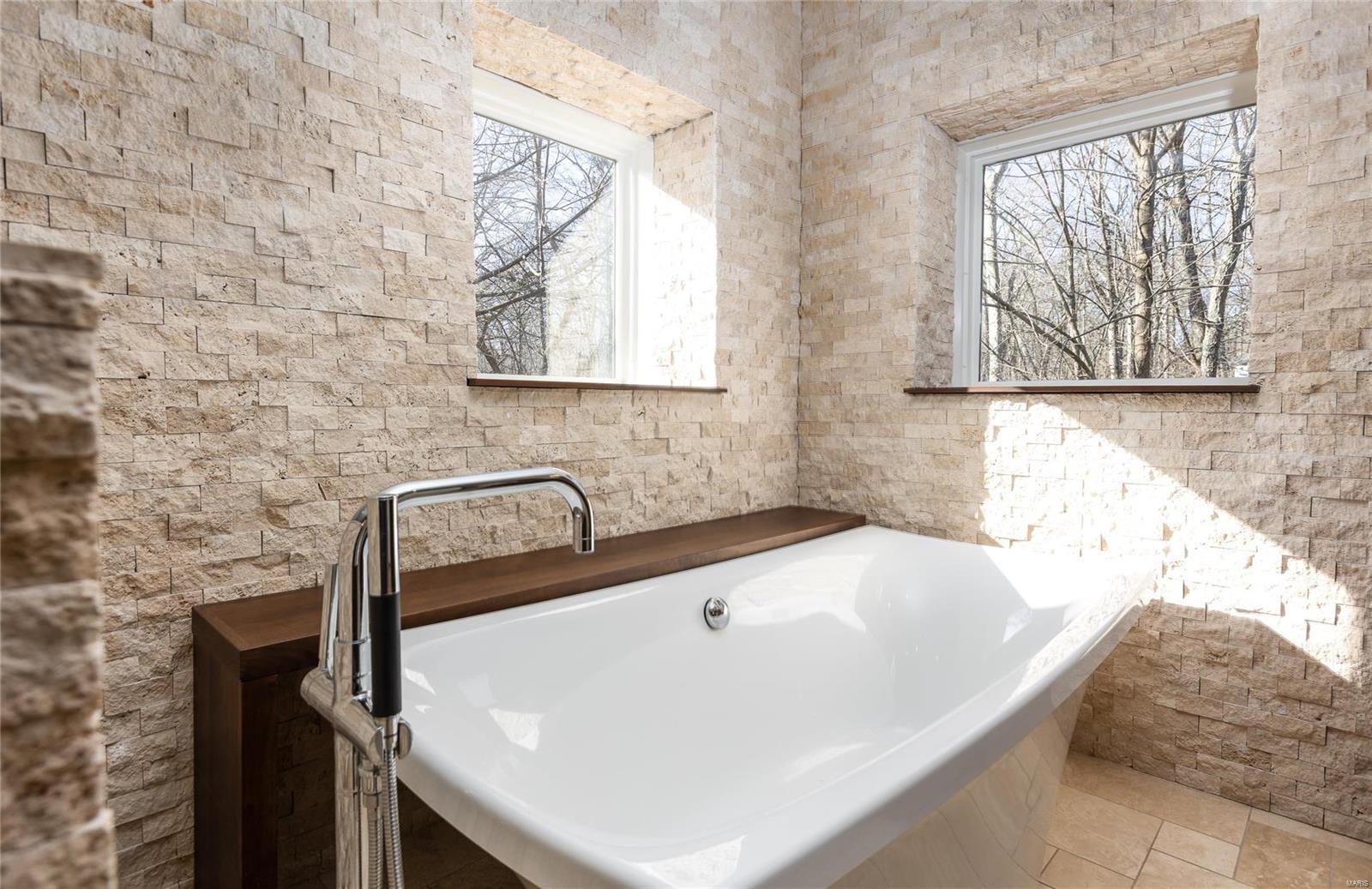 Stoltz Estate - Residential