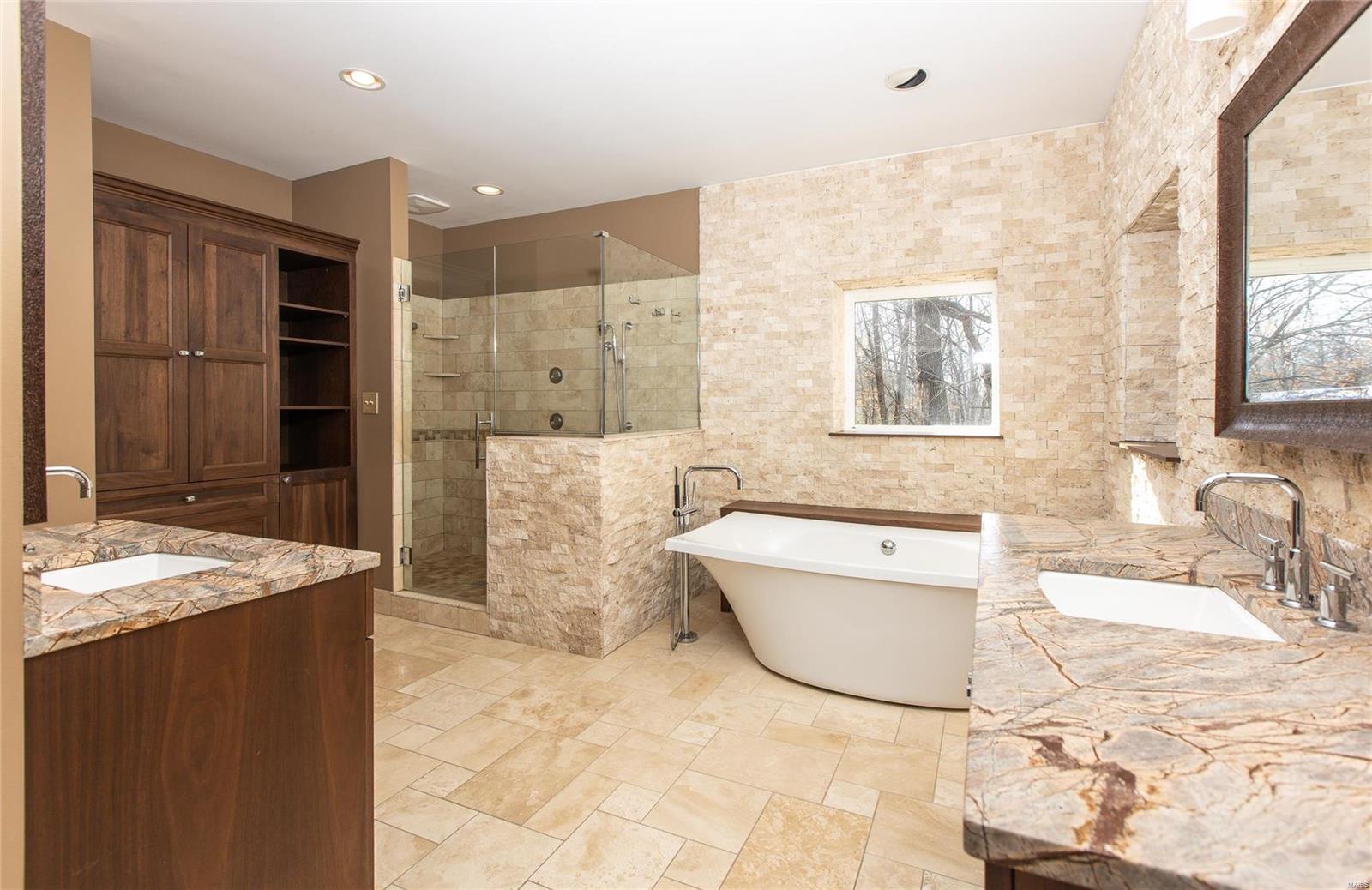 Stoltz Estate - Residential