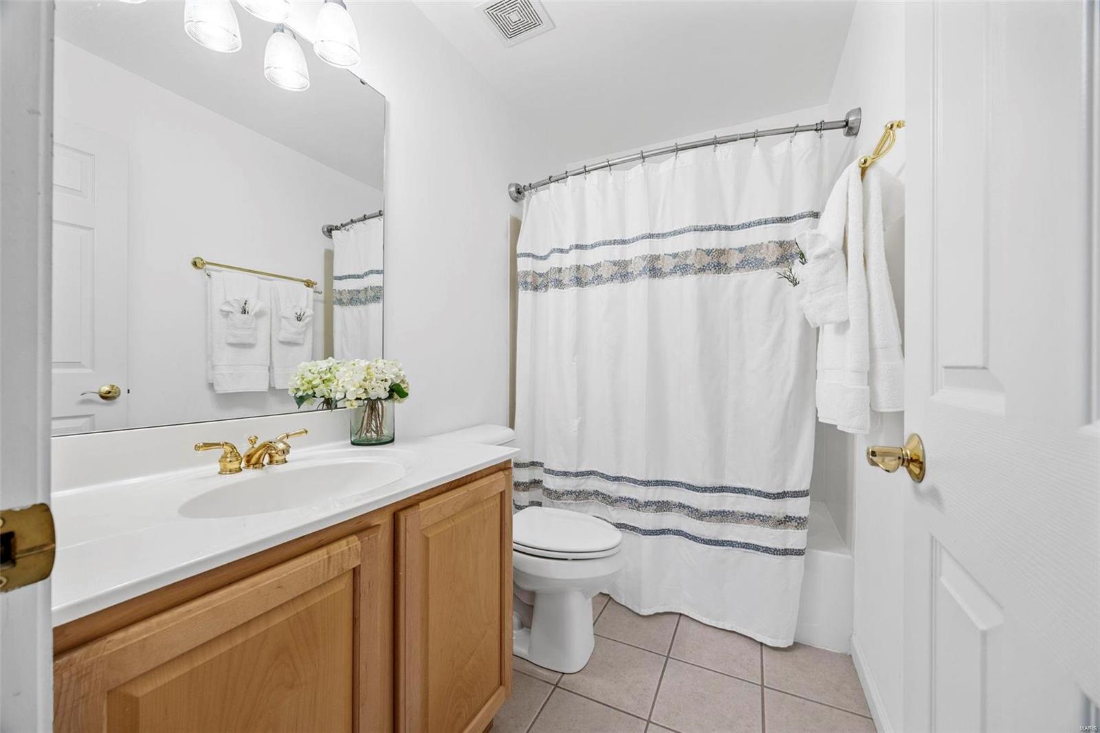 O'Fallon, Missouri 63368, United States, 3 Bedrooms Bedrooms, ,4 BathroomsBathrooms,Residential,Pending,5372