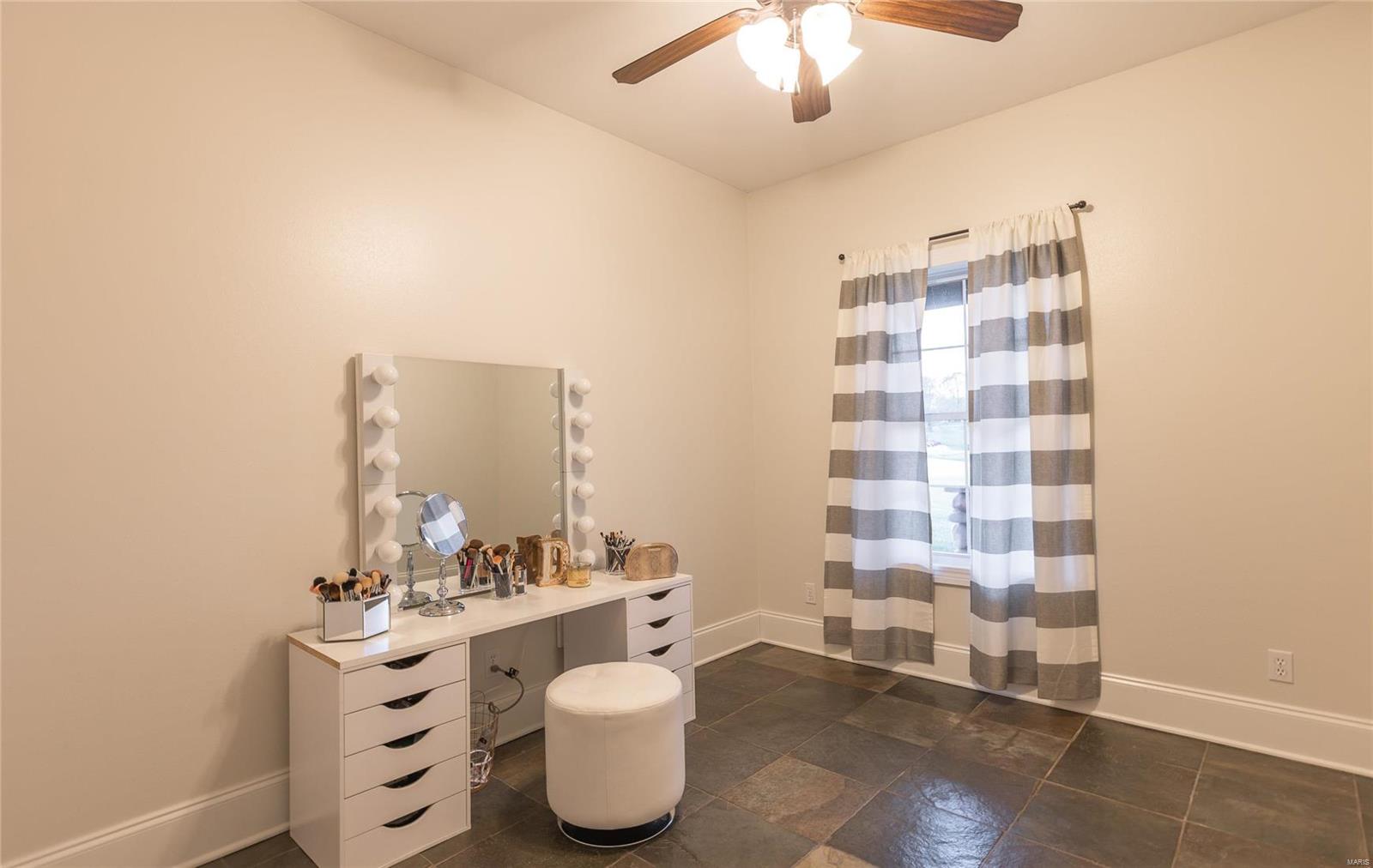 Old Wire Place - Residential