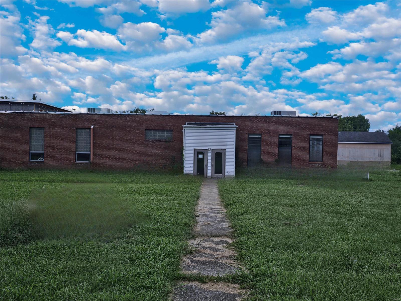 321 E Hardy Street