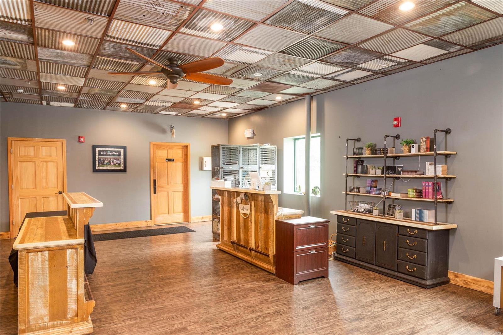 Baileys - Commercial Sale