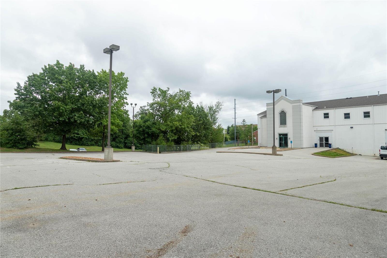 Baileys - Commercial Sale