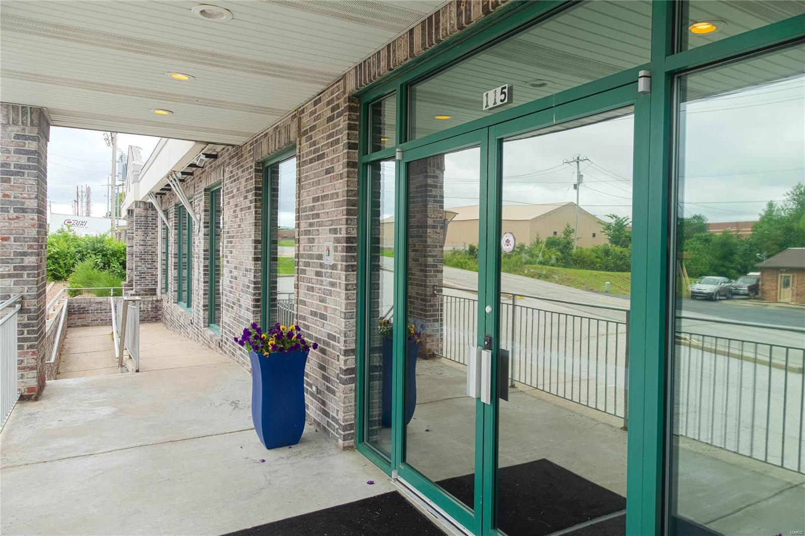 Baileys - Commercial Sale