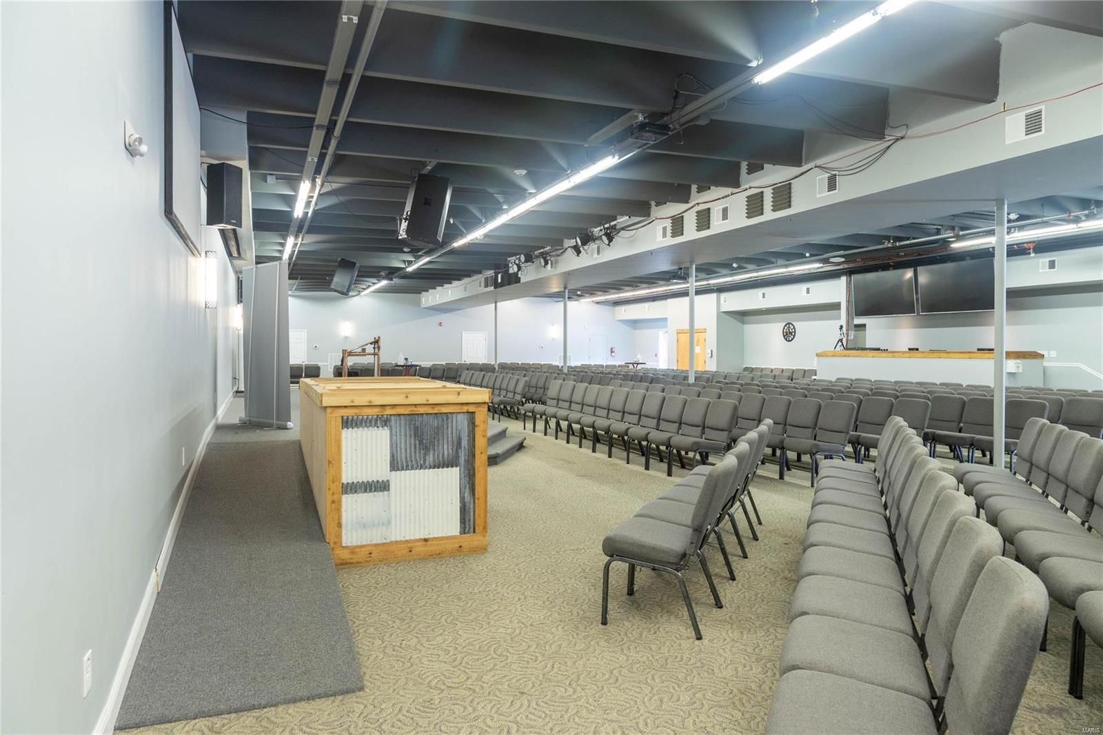 Baileys - Commercial Sale