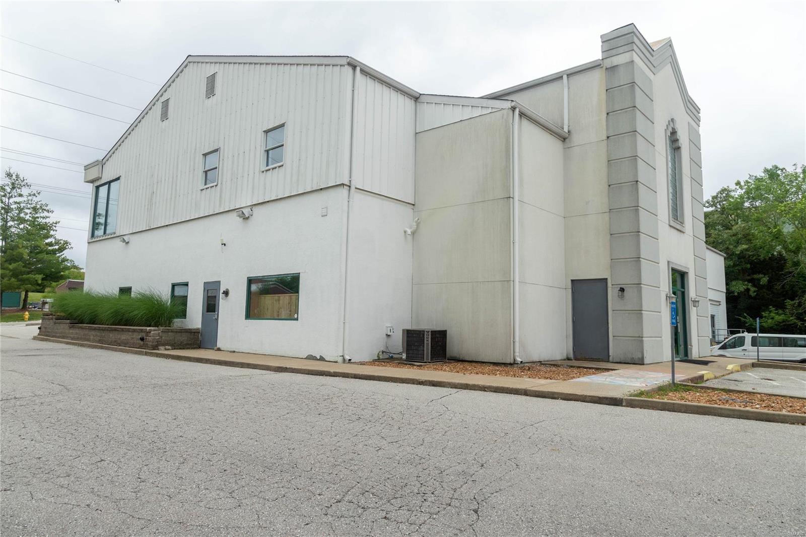 Baileys - Commercial Sale