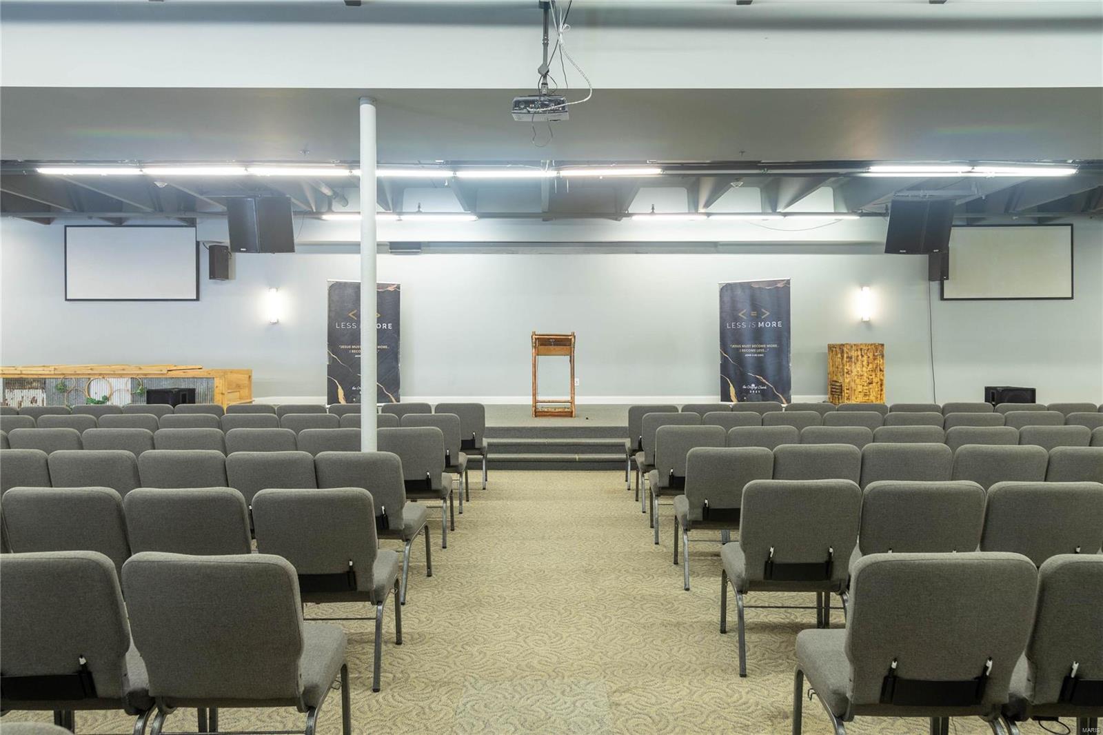 Baileys - Commercial Sale