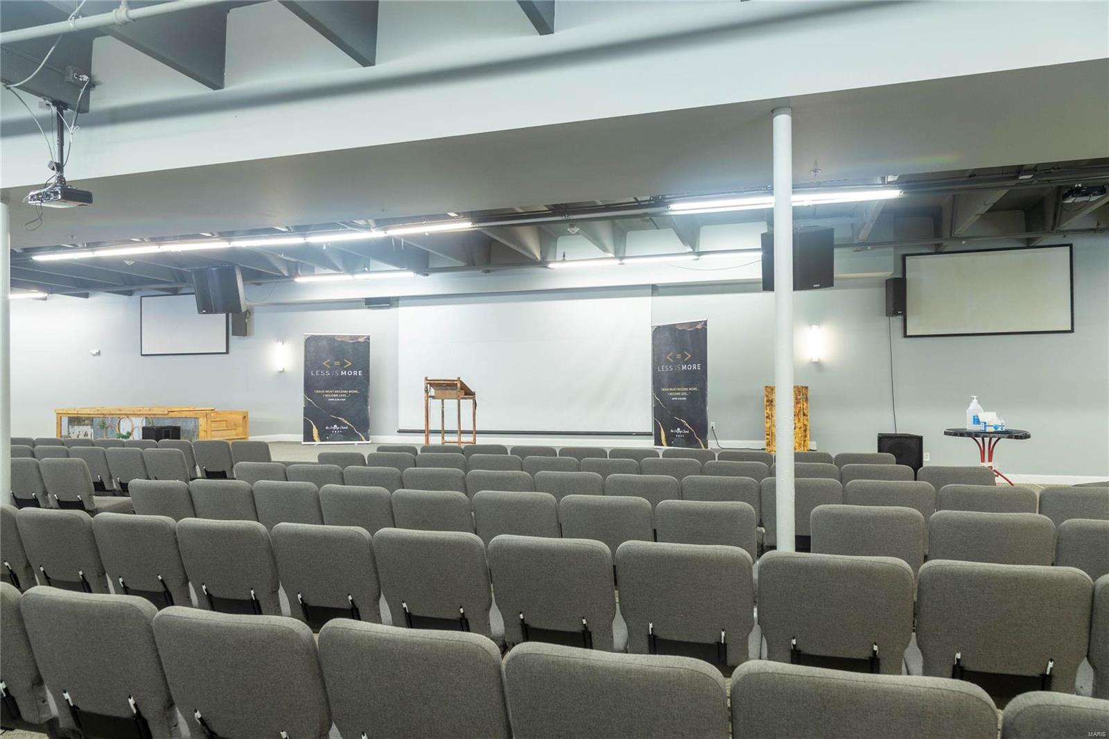 Baileys - Commercial Sale