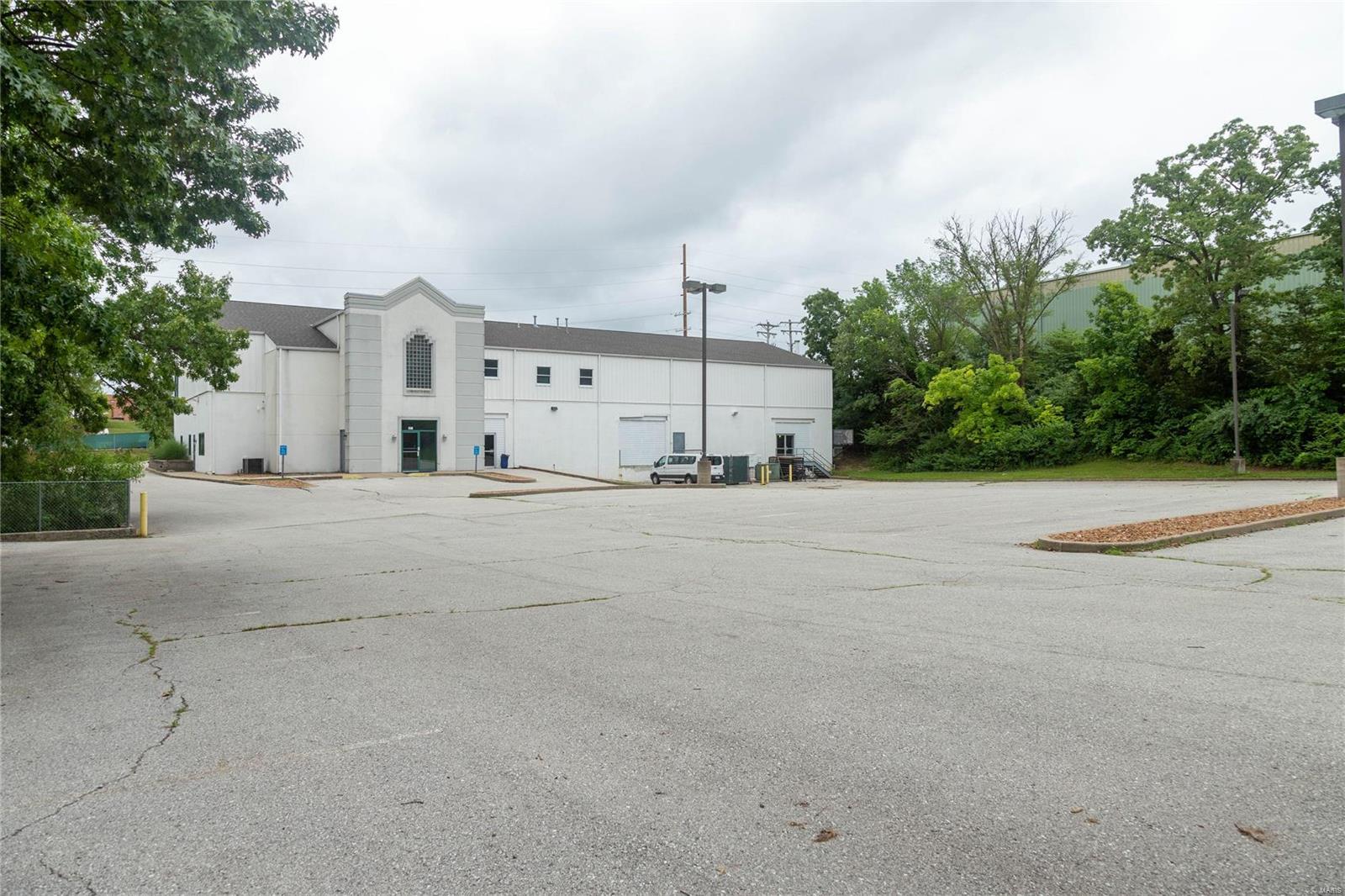 Baileys - Commercial Sale