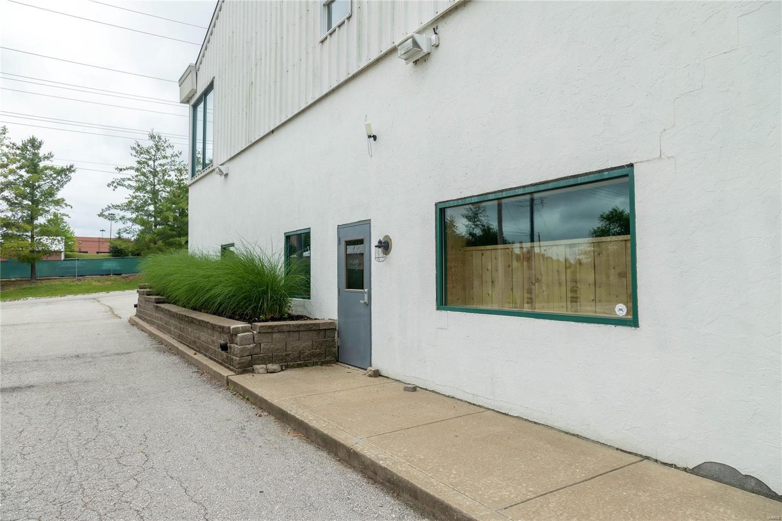 Baileys - Commercial Sale