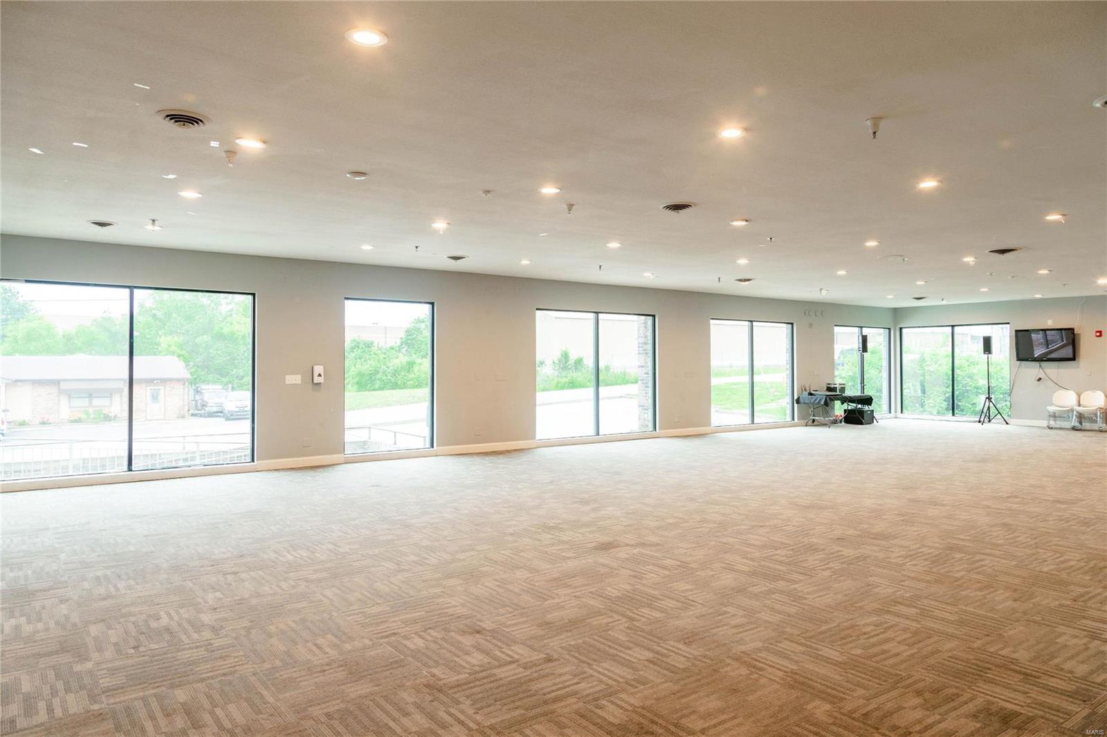 Baileys - Commercial Sale