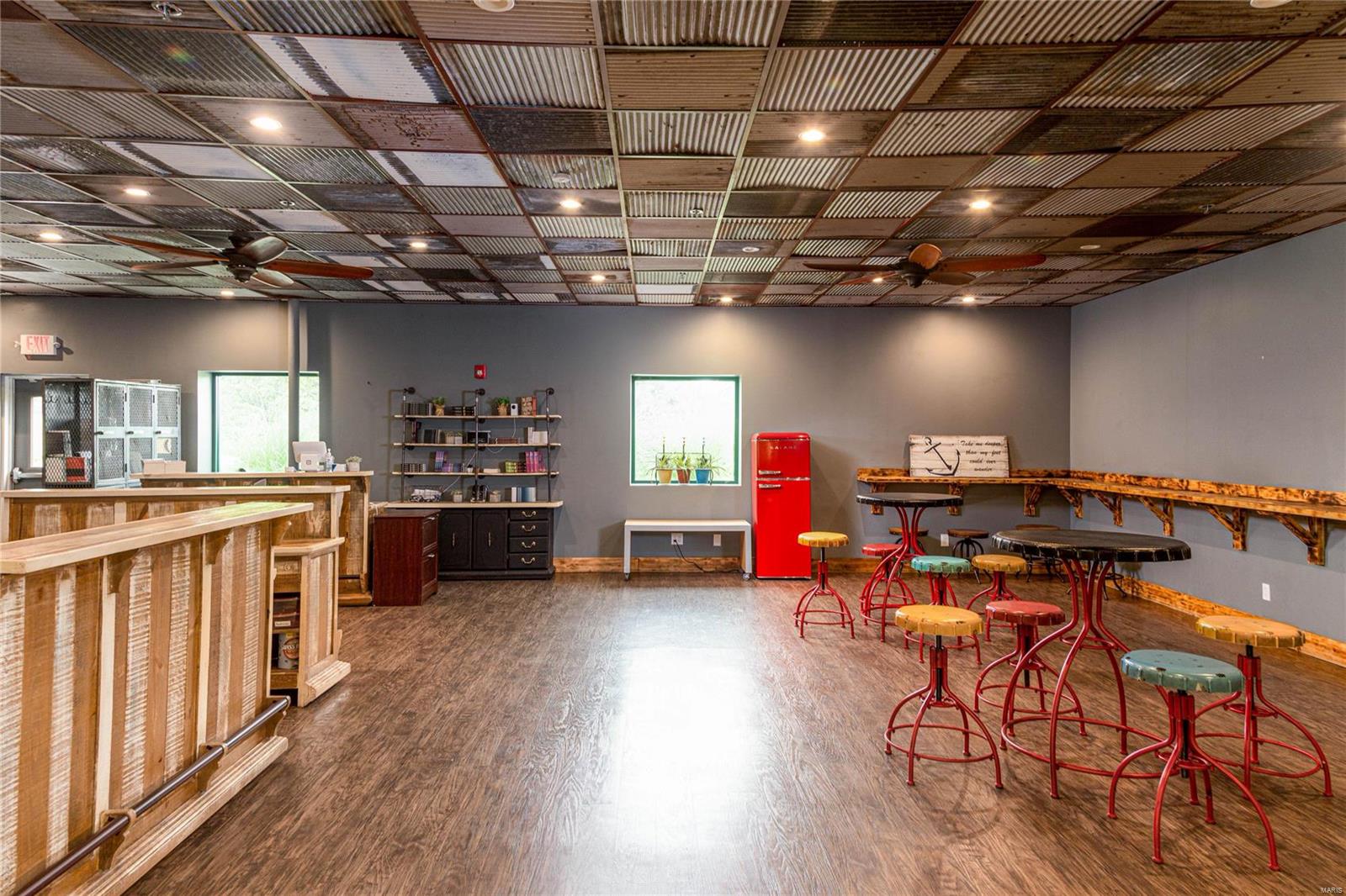 Baileys - Commercial Sale