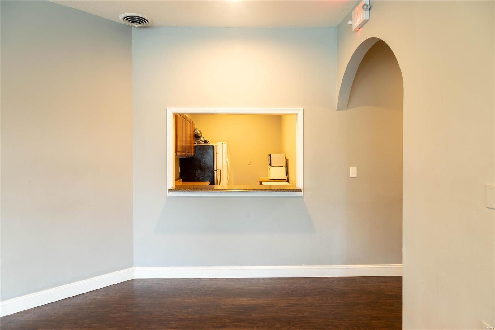 Baileys - Commercial Sale