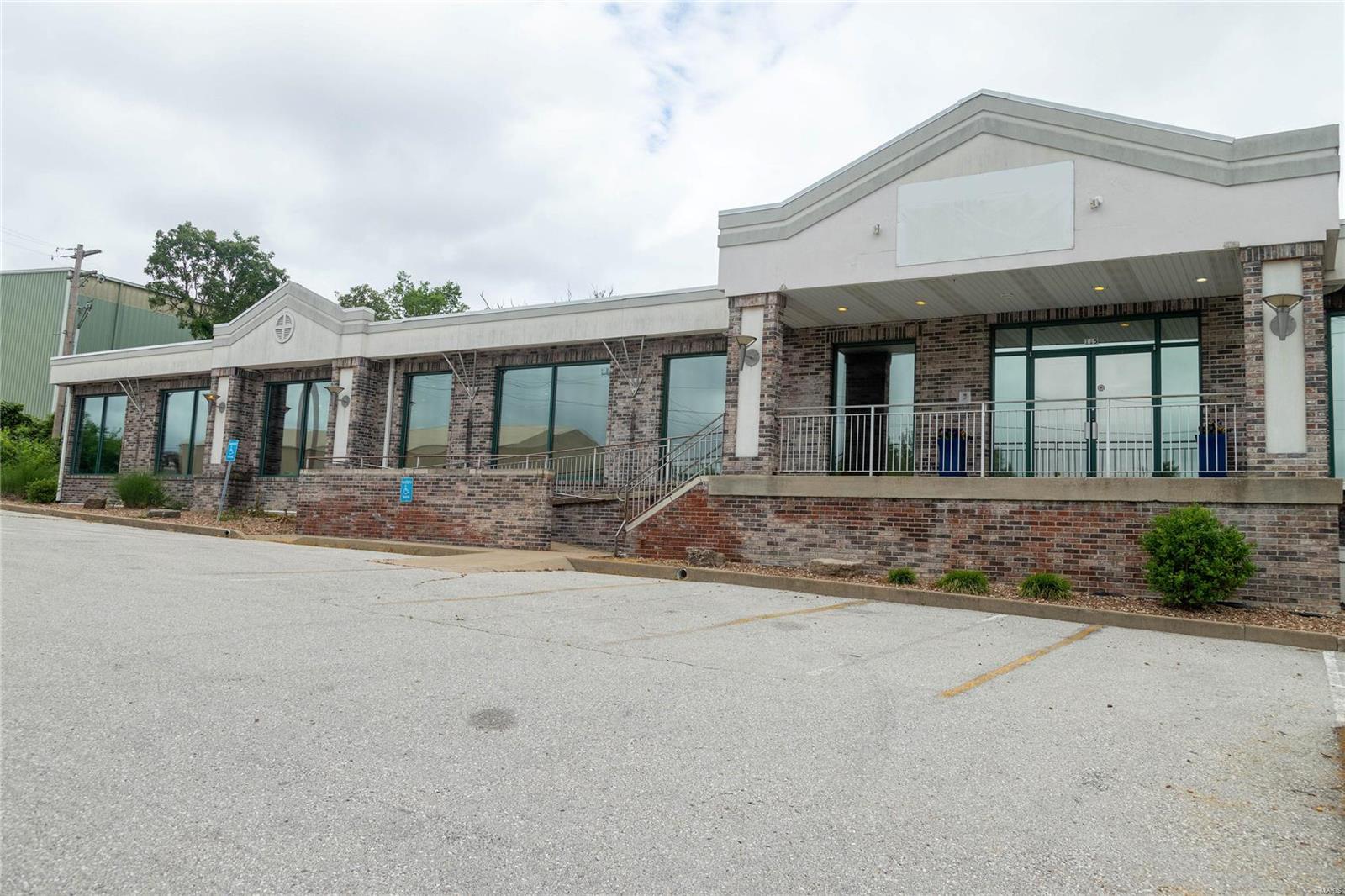 Baileys - Commercial Sale