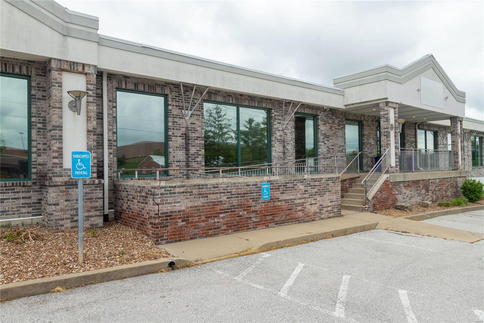 Baileys - Commercial Sale