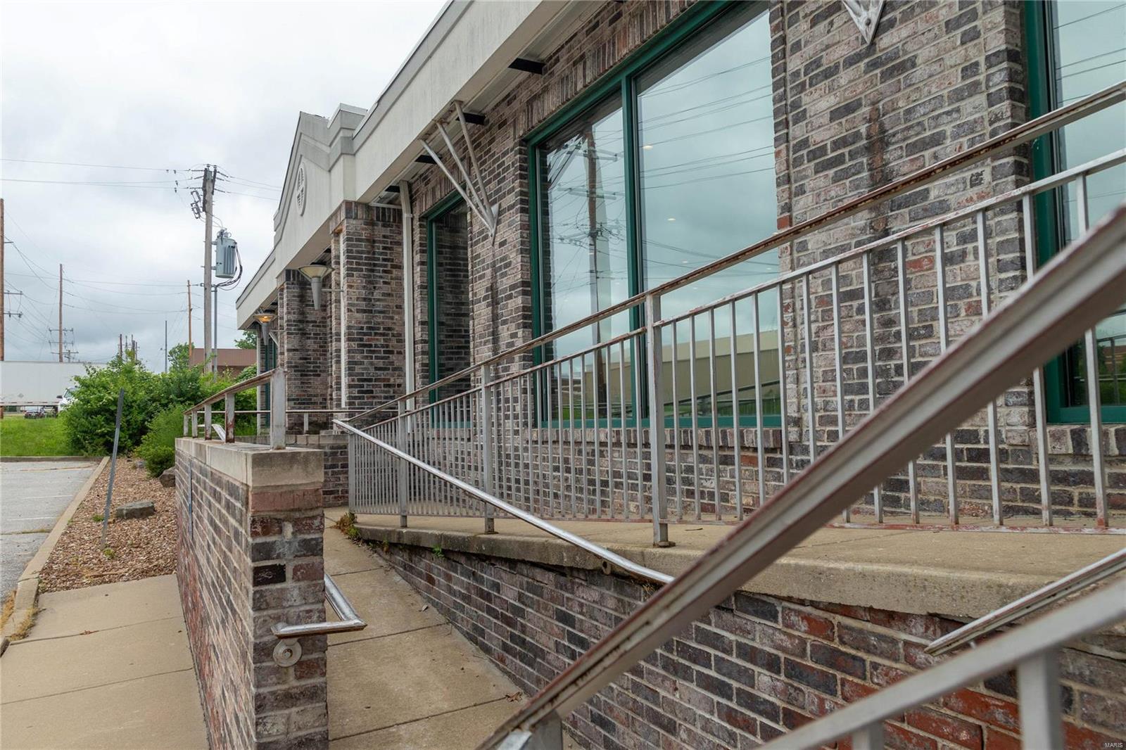 Baileys - Commercial Sale