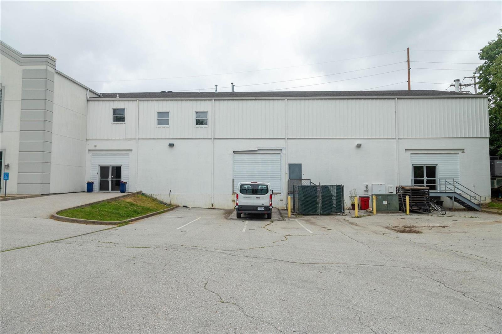 Baileys - Commercial Sale