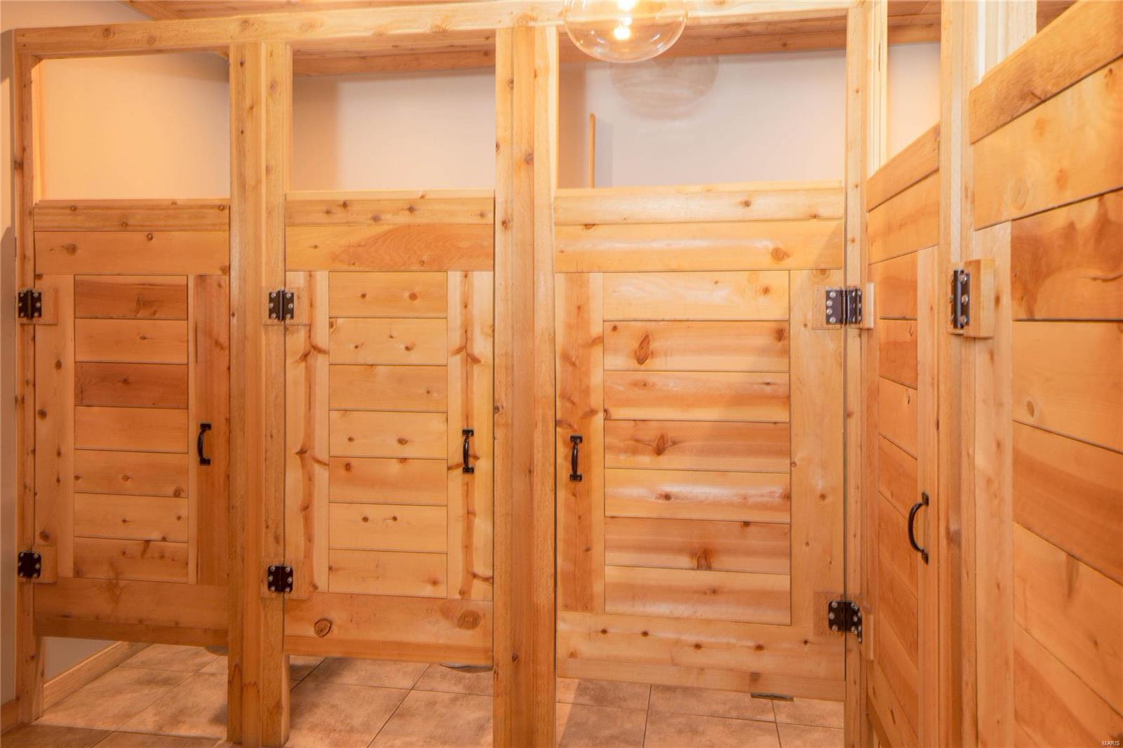 Baileys - Commercial Sale