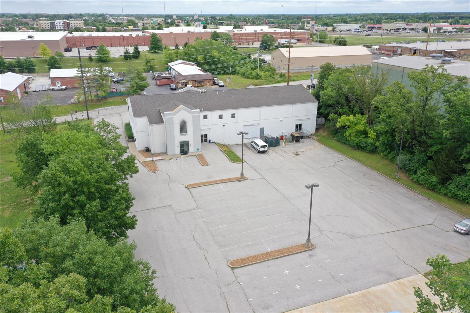 Baileys - Commercial Sale