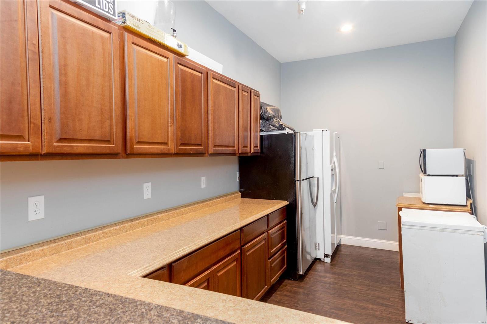 Baileys - Commercial Sale