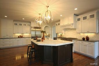 Town & Country Manor 3 - Residential