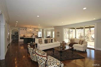 Town & Country Manor 3 - Residential