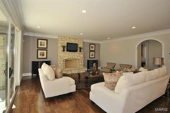 Town & Country Manor 3 - Residential