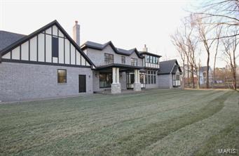 Town & Country Manor 3 - Residential