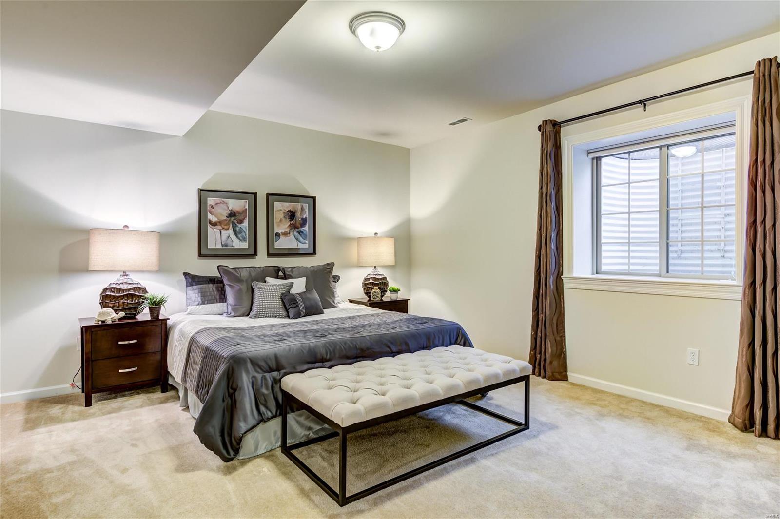 Woods Of Ladue The - Residential