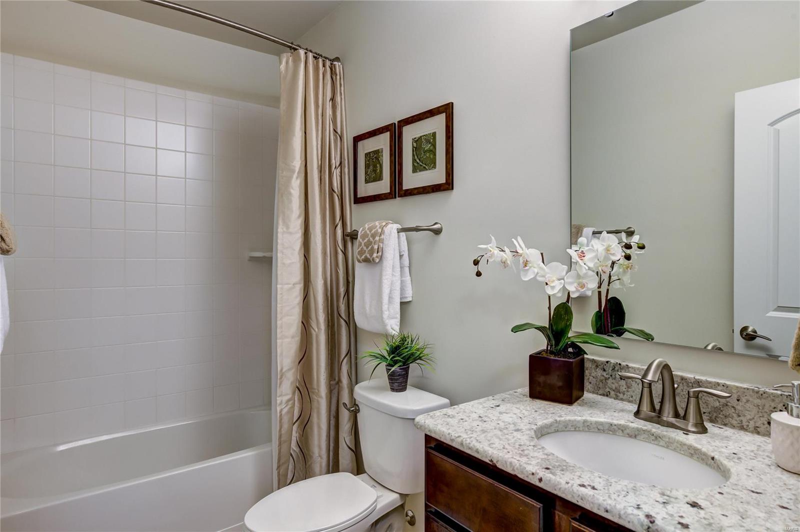 Woods Of Ladue The - Residential