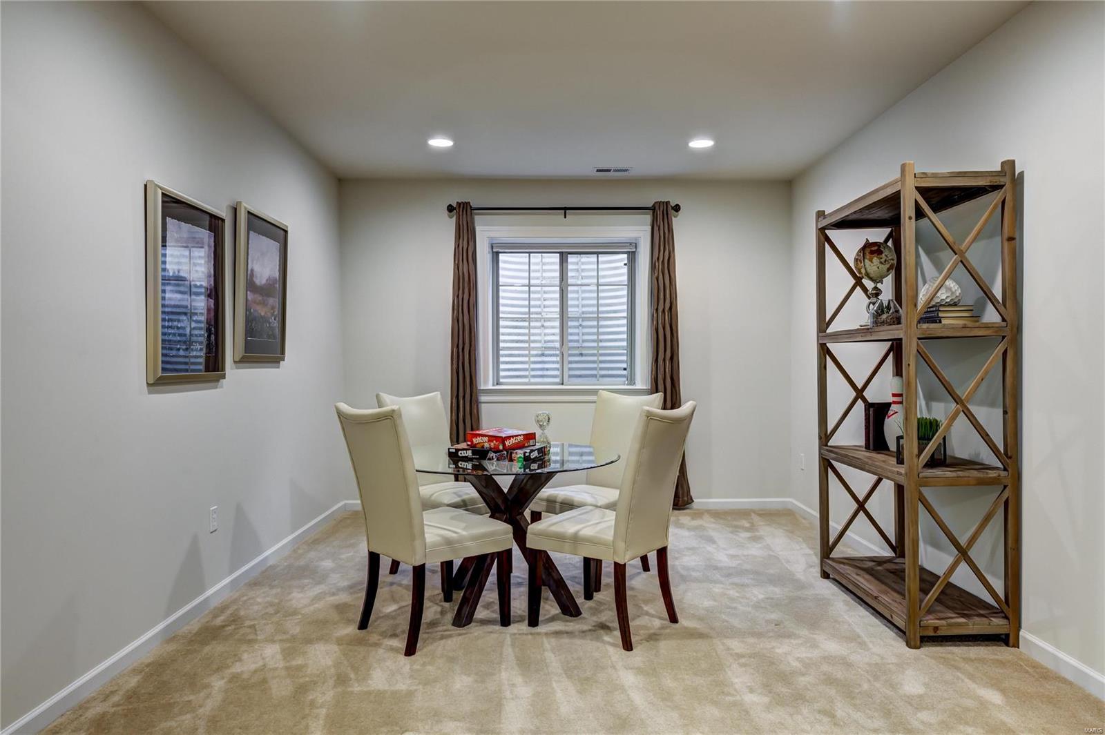 Woods Of Ladue The - Residential