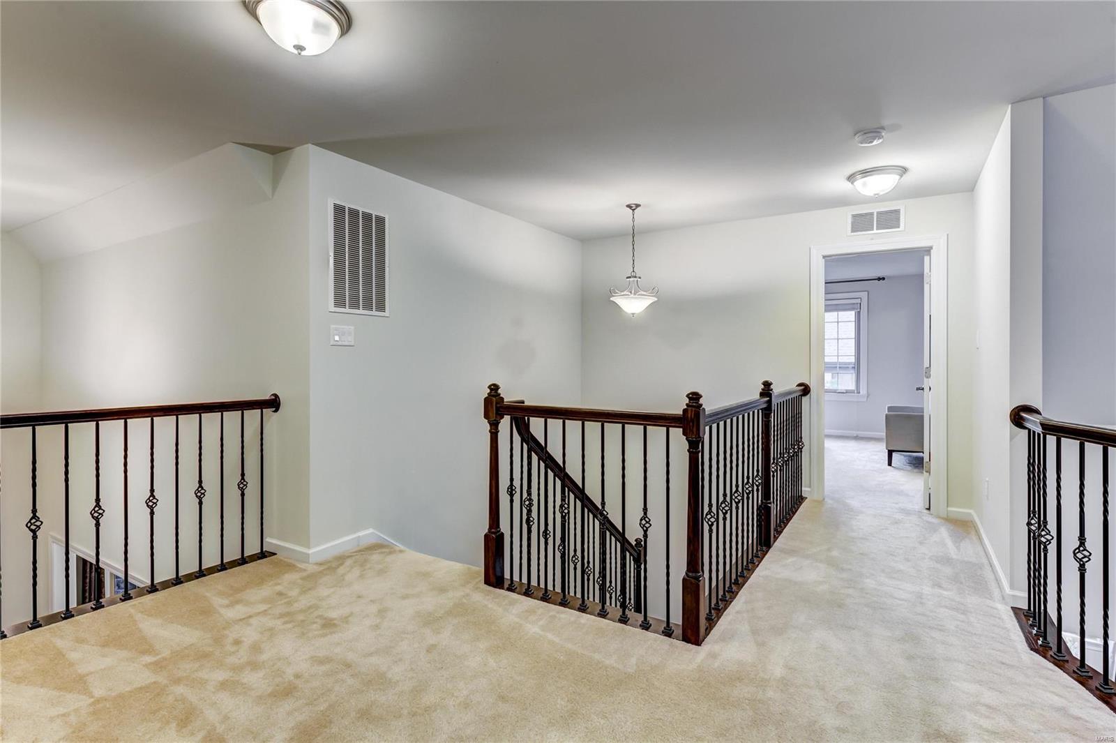 Woods Of Ladue The - Residential