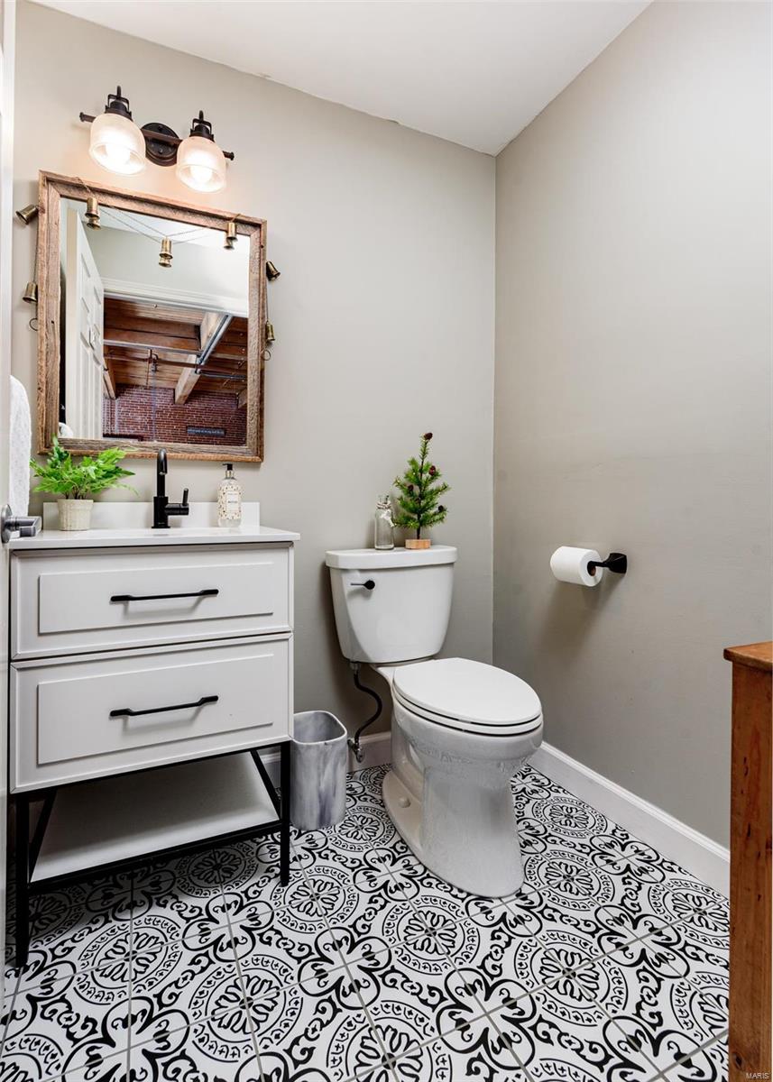 1222 Lucas Lofts Condo - Residential