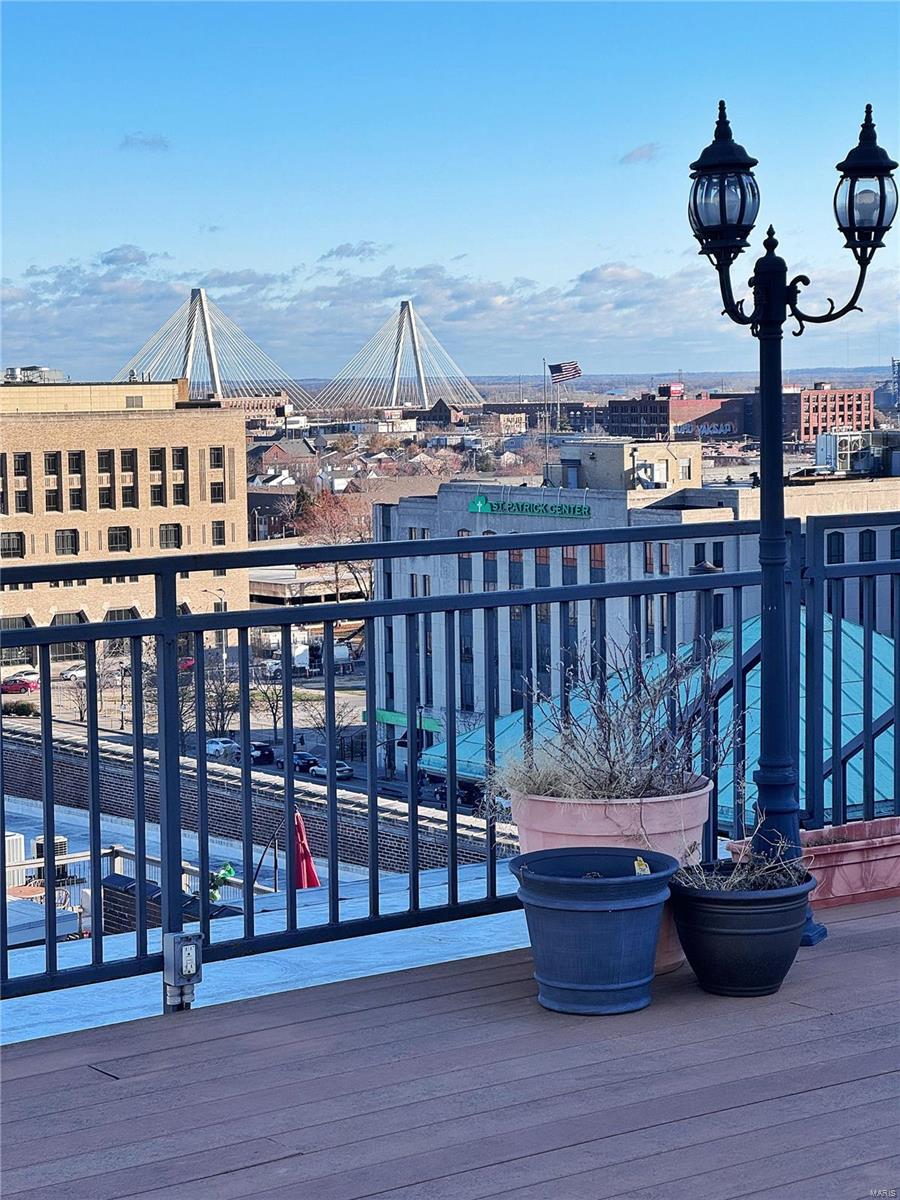 1222 Lucas Lofts Condo - Residential
