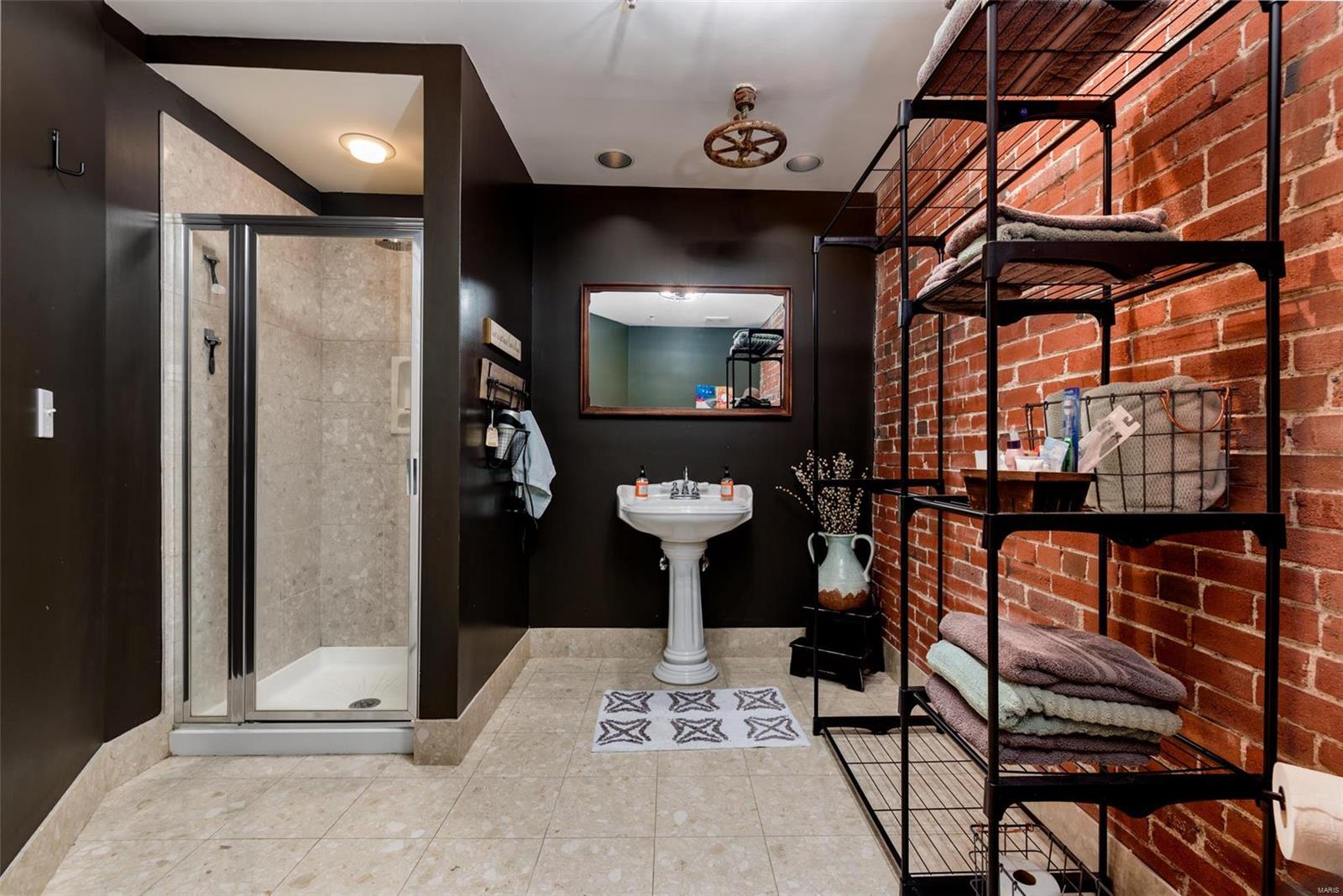 1222 Lucas Lofts Condo - Residential