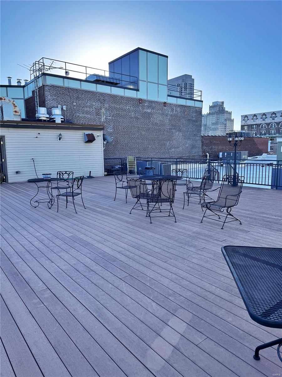 1222 Lucas Lofts Condo - Residential