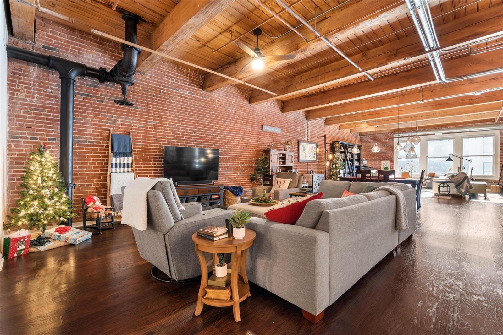 1222 Lucas Lofts Condo - Residential