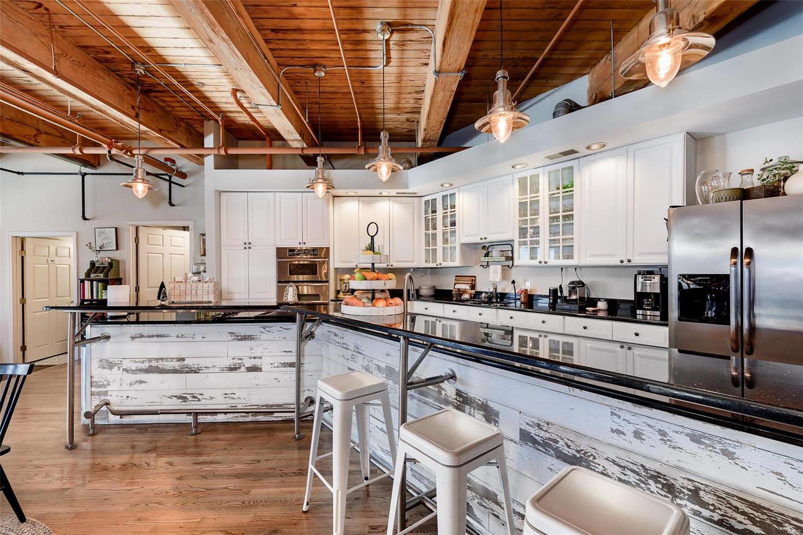 1222 Lucas Lofts Condo - Residential