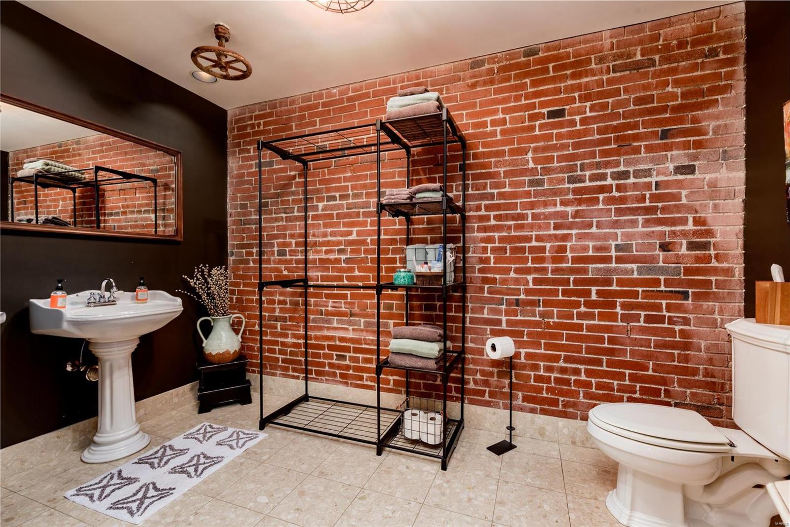 1222 Lucas Lofts Condo - Residential