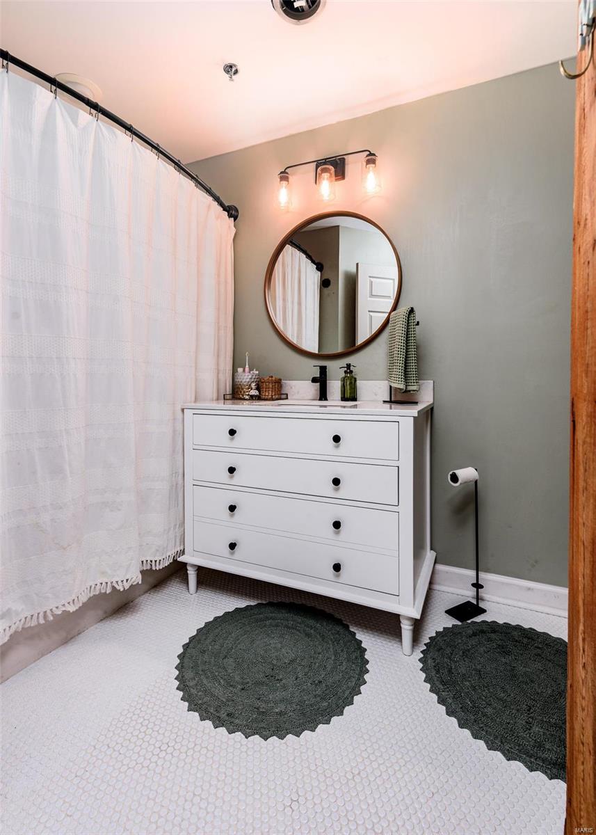 1222 Lucas Lofts Condo - Residential