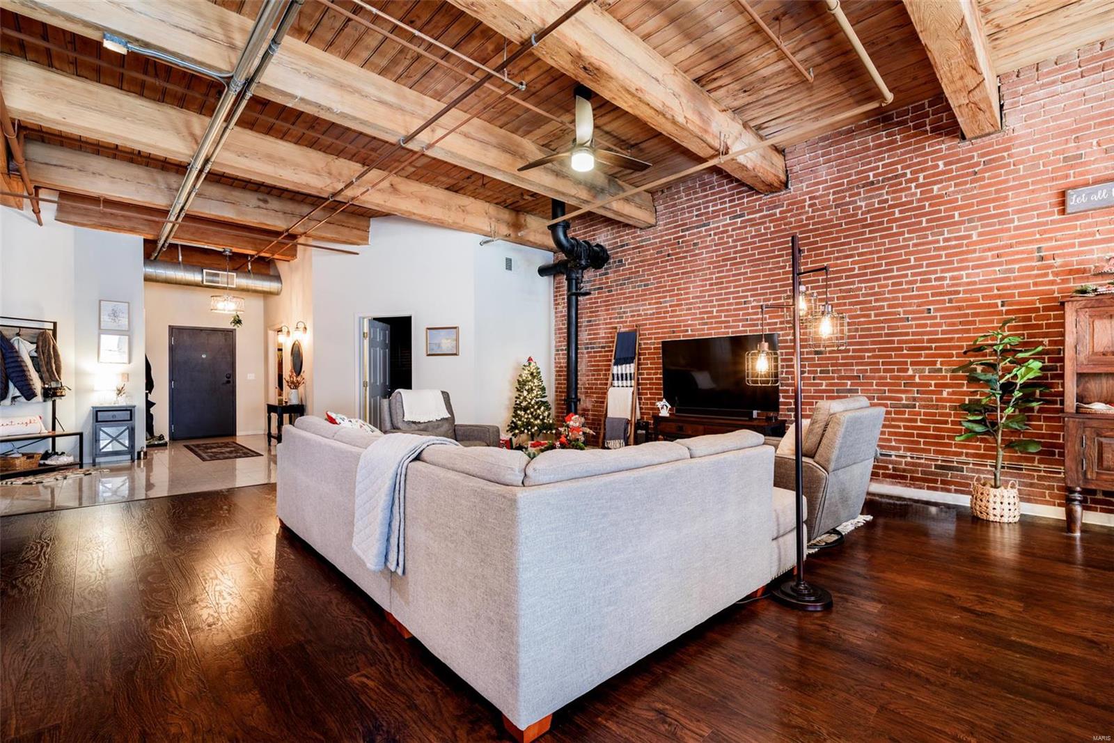 1222 Lucas Lofts Condo - Residential