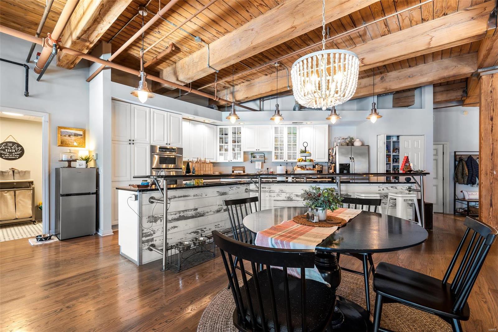 1222 Lucas Lofts Condo - Residential