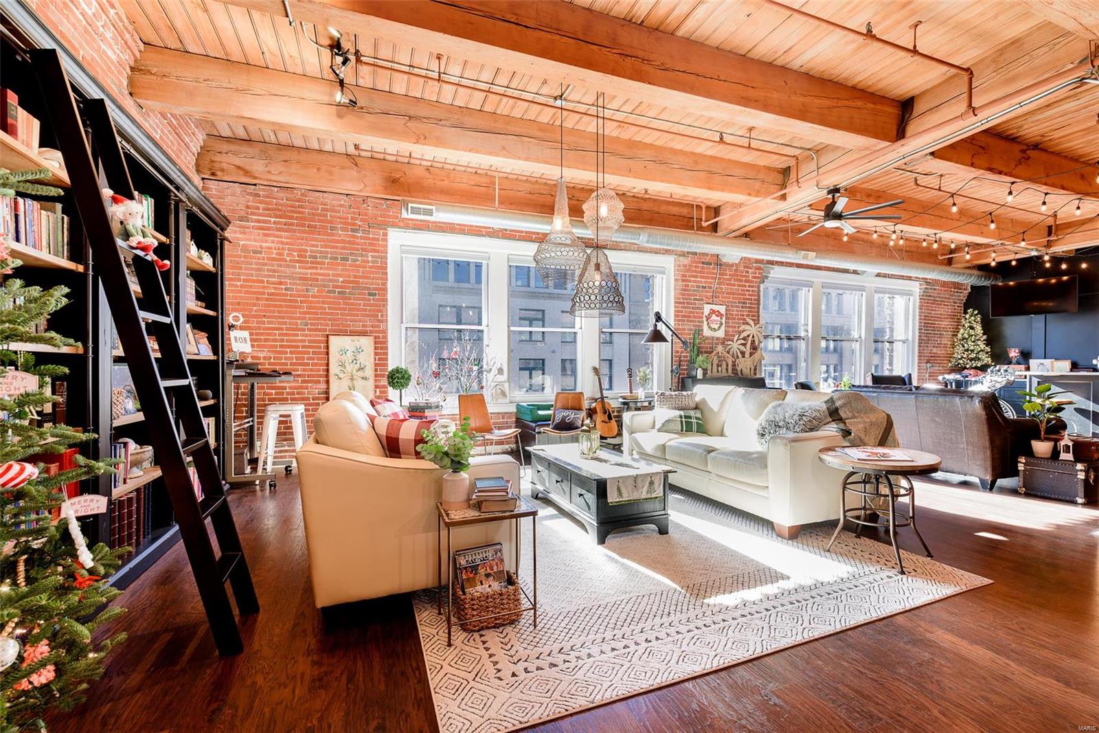 1222 Lucas Lofts Condo - Residential