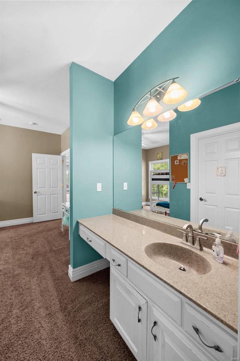 Warrenton, Missouri 63383, United States, 4 Bedrooms Bedrooms, ,4 BathroomsBathrooms,Residential,Pending,41867