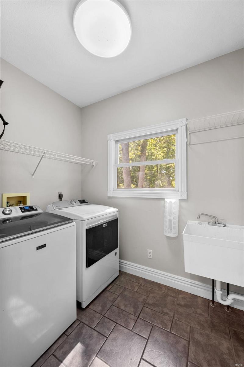 Warrenton, Missouri 63383, United States, 4 Bedrooms Bedrooms, ,4 BathroomsBathrooms,Residential,Pending,41867