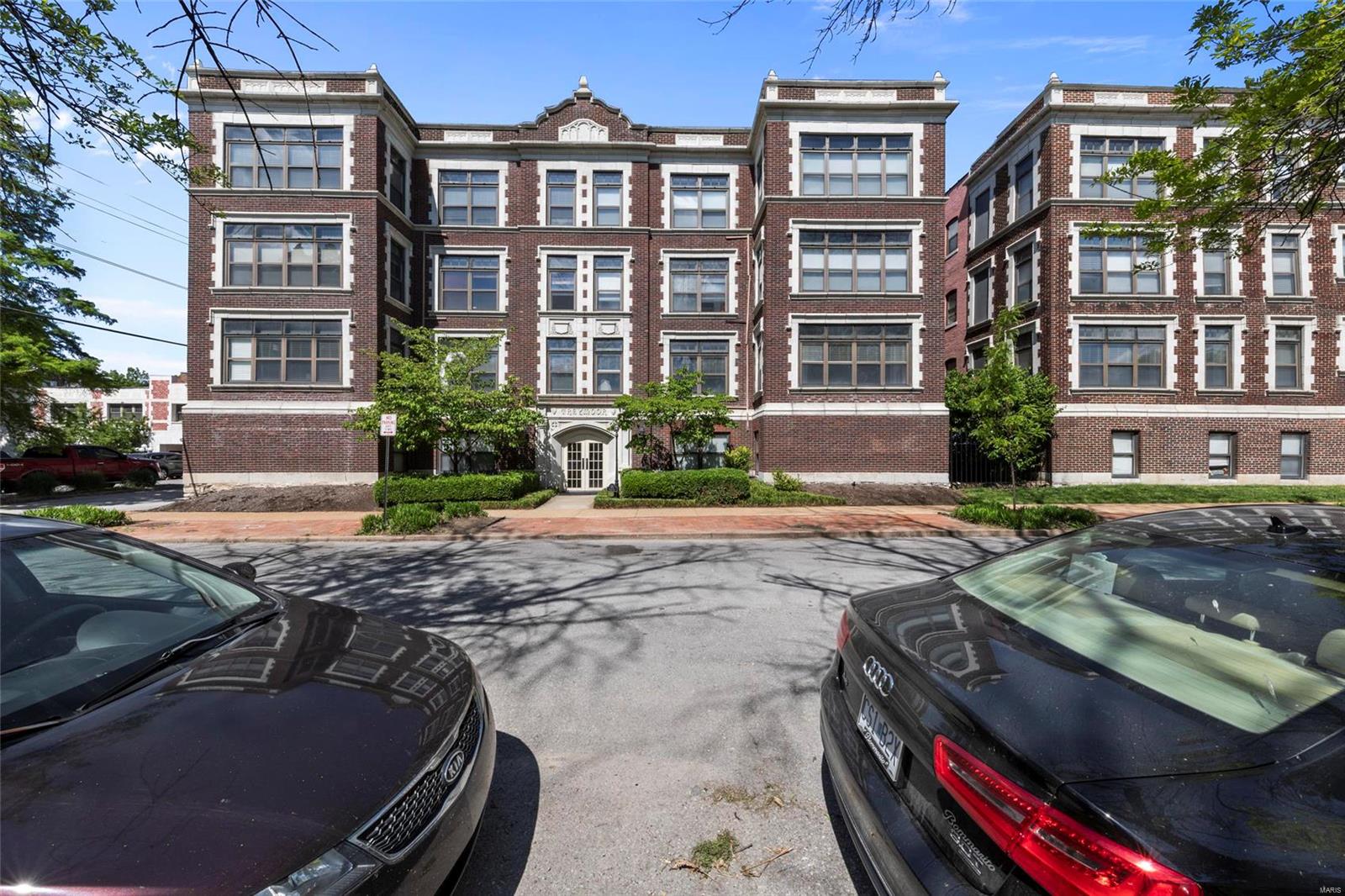 4-Se/Traymoor 3 City Bl 3874-W - Residential